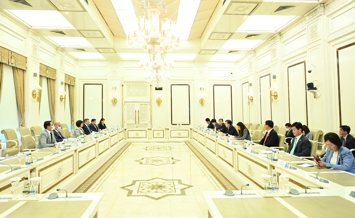 Председатель Милли Меджлиса Сагиба Гафарова встретилась со спецпредставителем президента Республики Корея 
